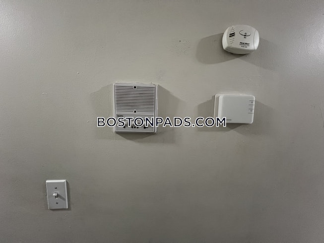 Boston - $4,400+ /mo