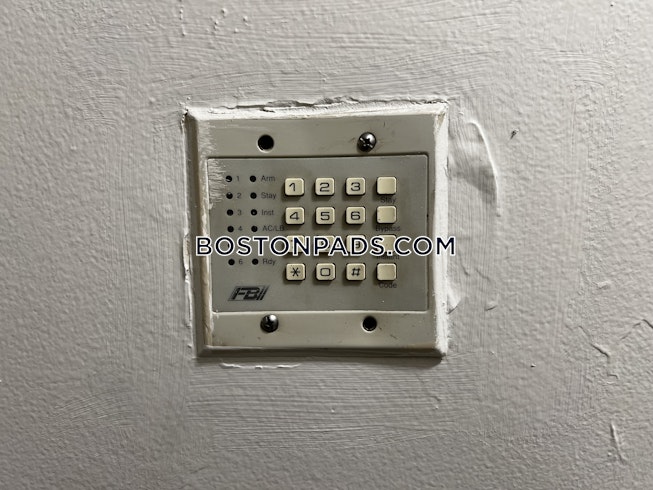 Boston - $4,400+ /mo