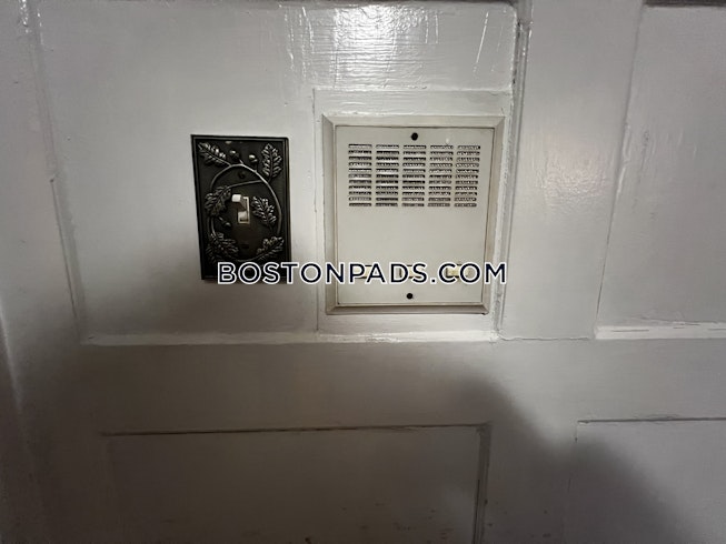 Boston - $5,510+ /mo