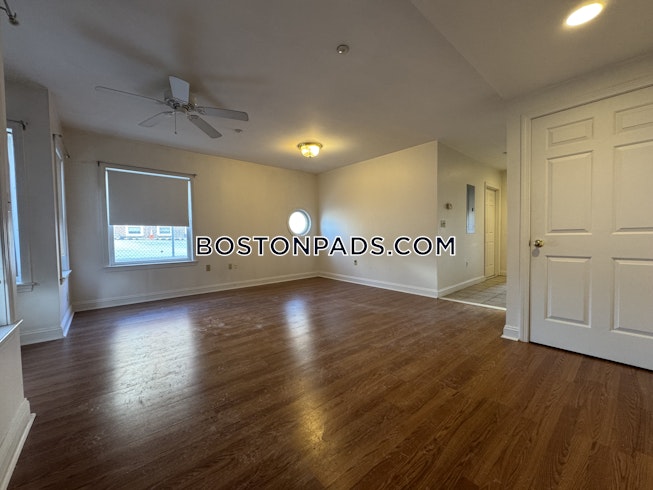 Boston - $2,700+ /mo