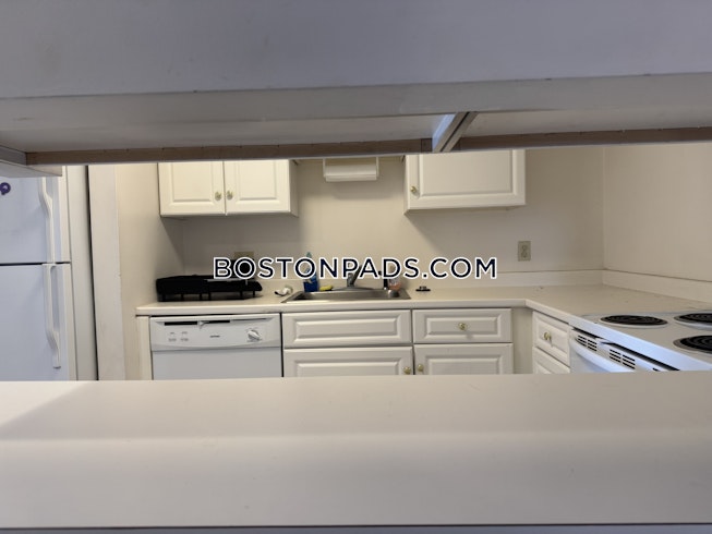 Boston - $2,700+ /mo