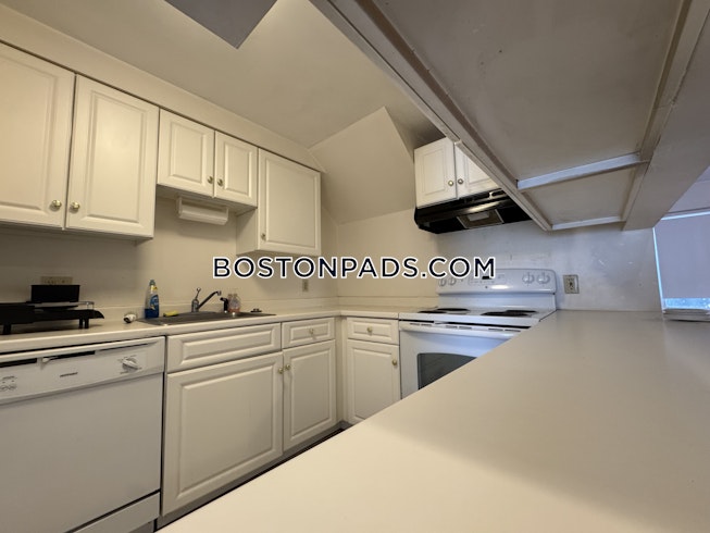 Boston - $2,700+ /mo