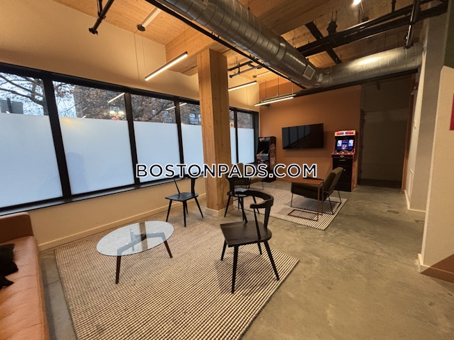 Boston - $5,400+ /mo
