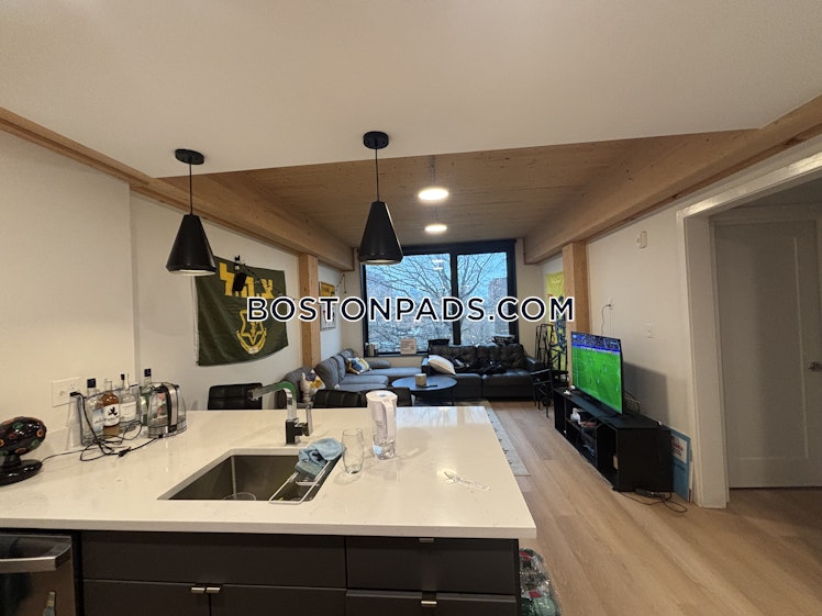 East Lenox St., Boston