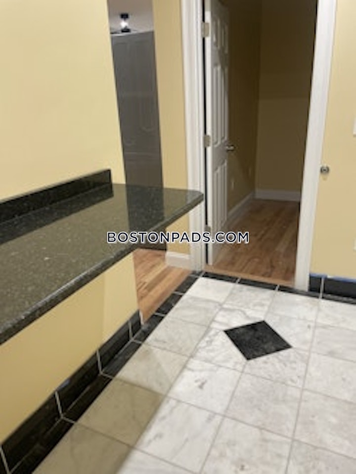 mattapan-4-bed-2-bath-boston-3800-8033323 