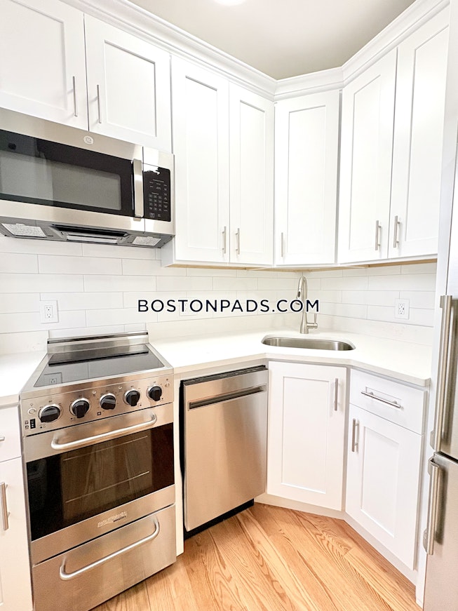Boston - $4,050+ /mo