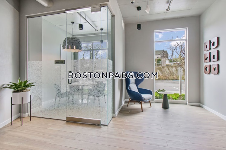 Quarry Hill Dr., Quincy