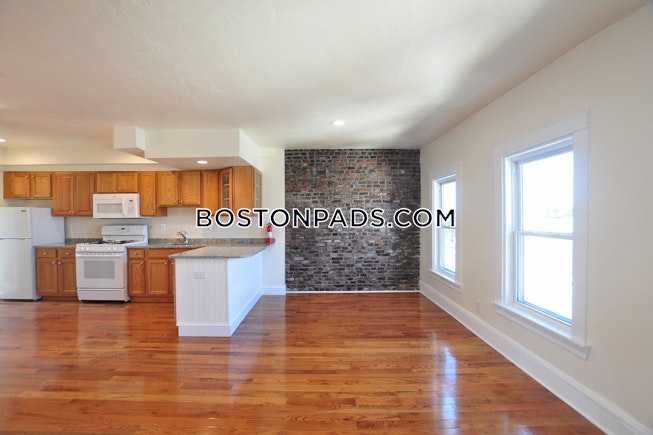 Boston - $3,200+ /mo