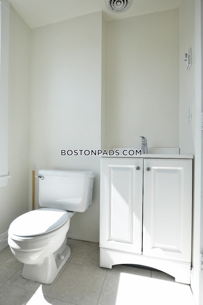 Boston - $3,200+ /mo