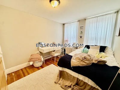 North End 3 Bed, 1 Bath Unit Boston - $5,500 No Fee