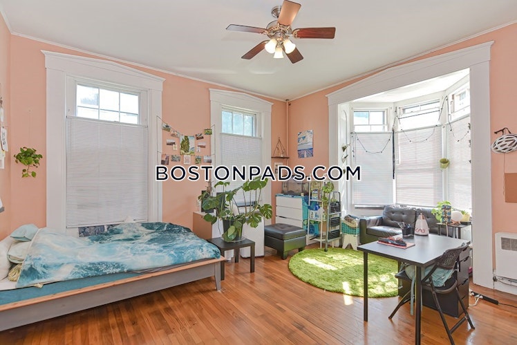 Hillside St., Roxbury Crossing