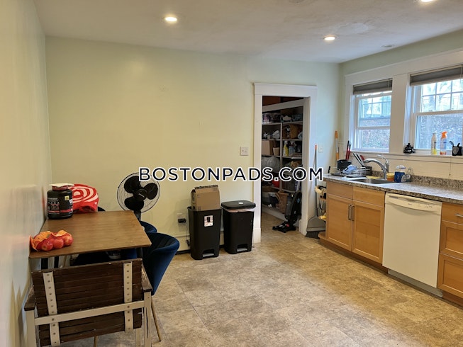 Boston - $4,000+ /mo