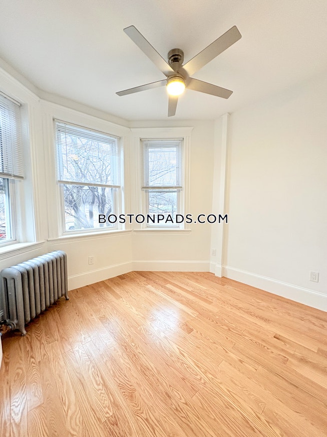 Boston - $4,950+ /mo
