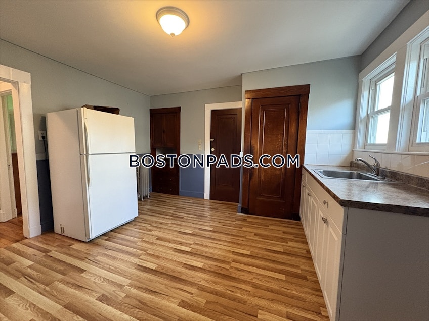 Boston - $3,900+ /month