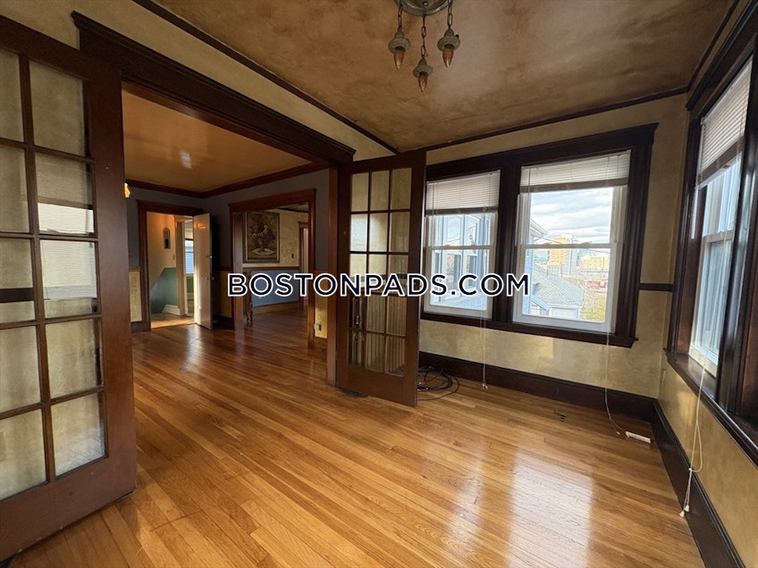 Boston - $3,900+ /month