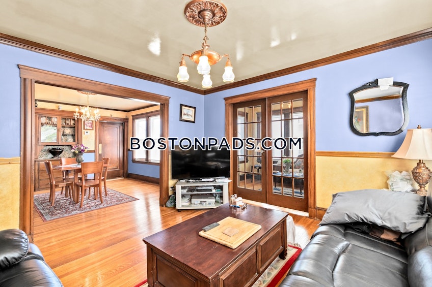 Boston - $3,900+ /month