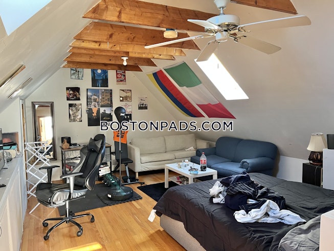 Boston - $7,150+ /mo
