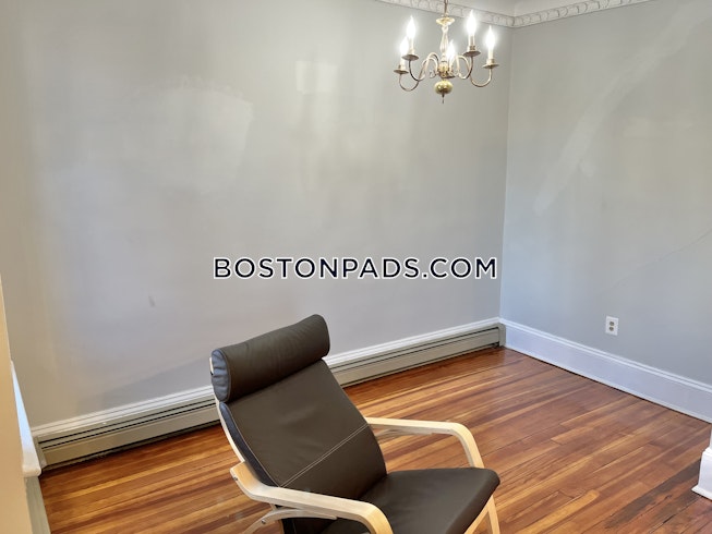 Boston - $3,300+ /mo