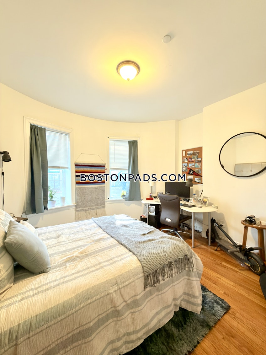 Boston - $15,600+ /month