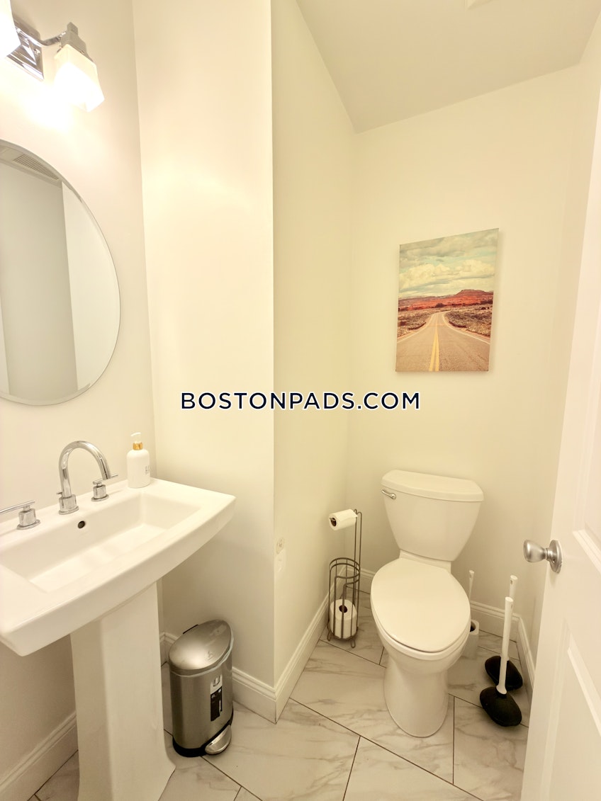 Boston - $15,600+ /month