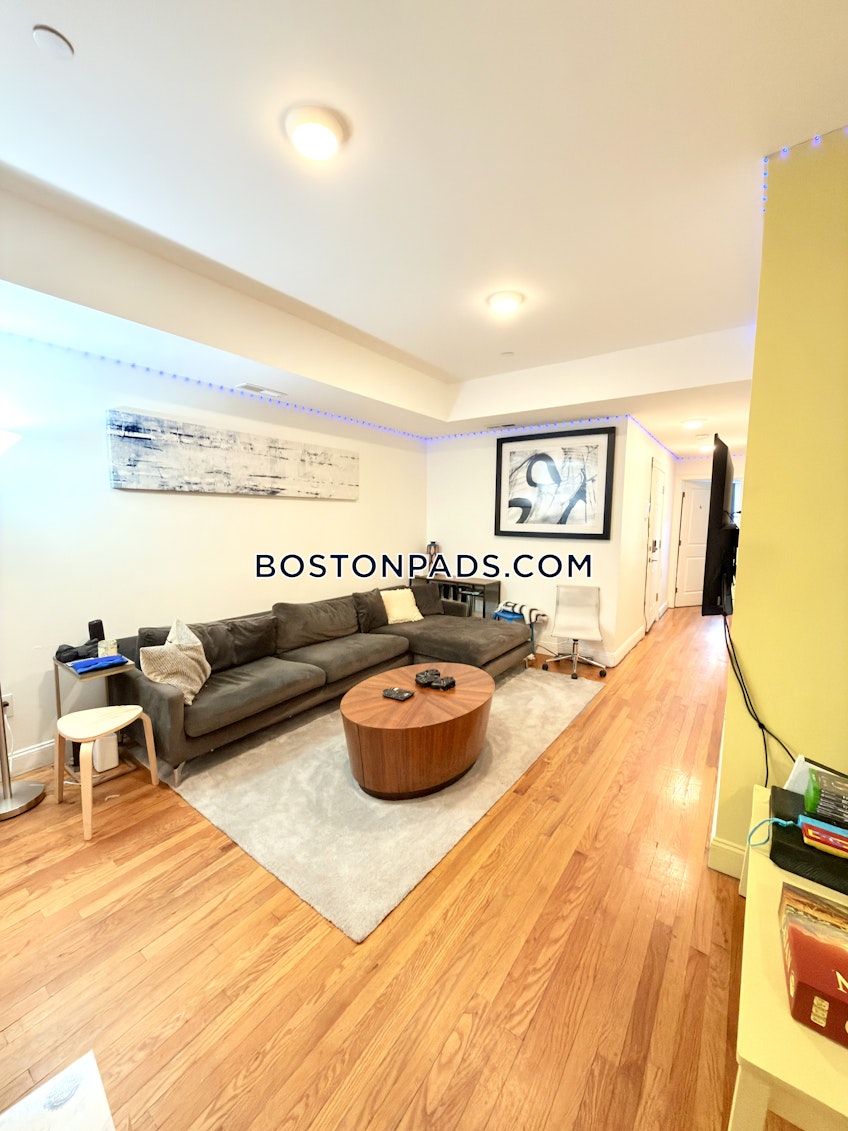 Boston - $15,600+ /month