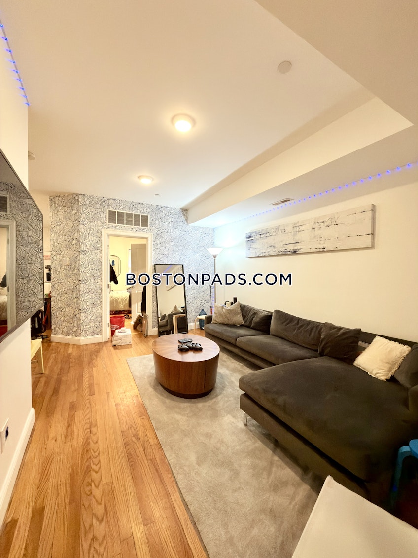 Boston - $15,600+ /month