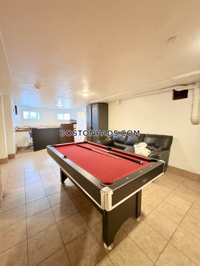 Boston - $15,600+ /month