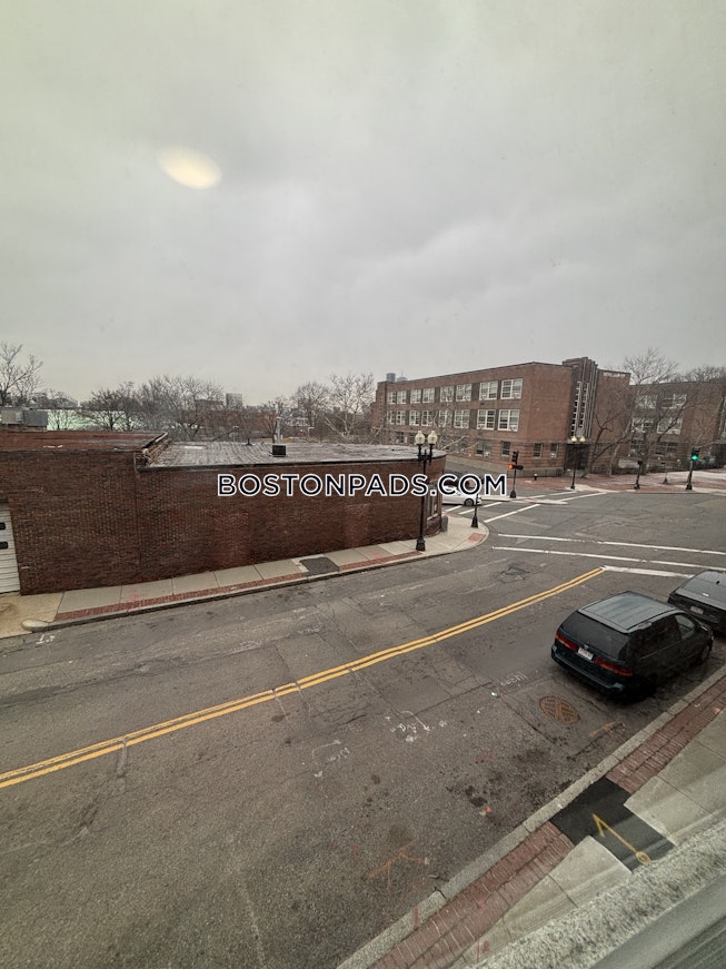 Boston - $4,200+ /mo