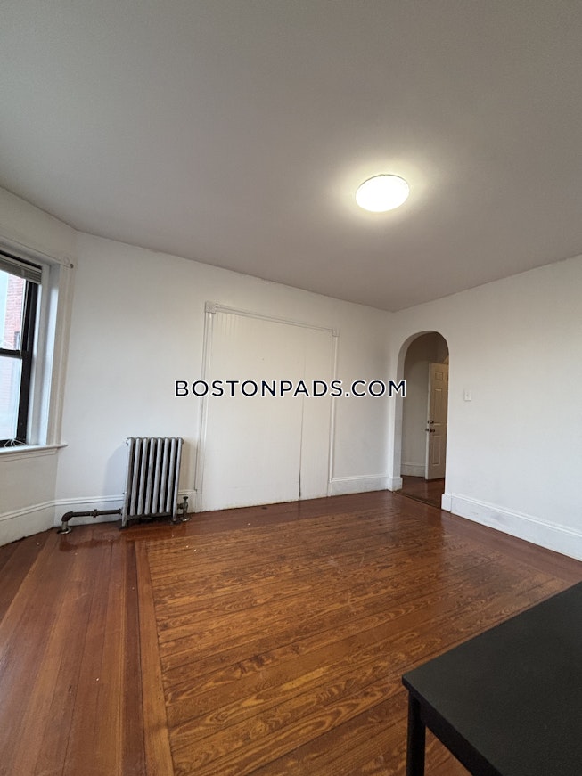 Boston - $4,200+ /mo