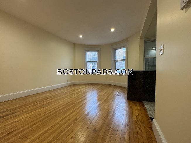 Brookline - $4,200+ /mo