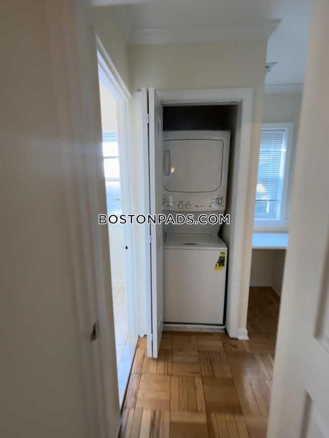 Chestnut Hill - $3,630+ /mo