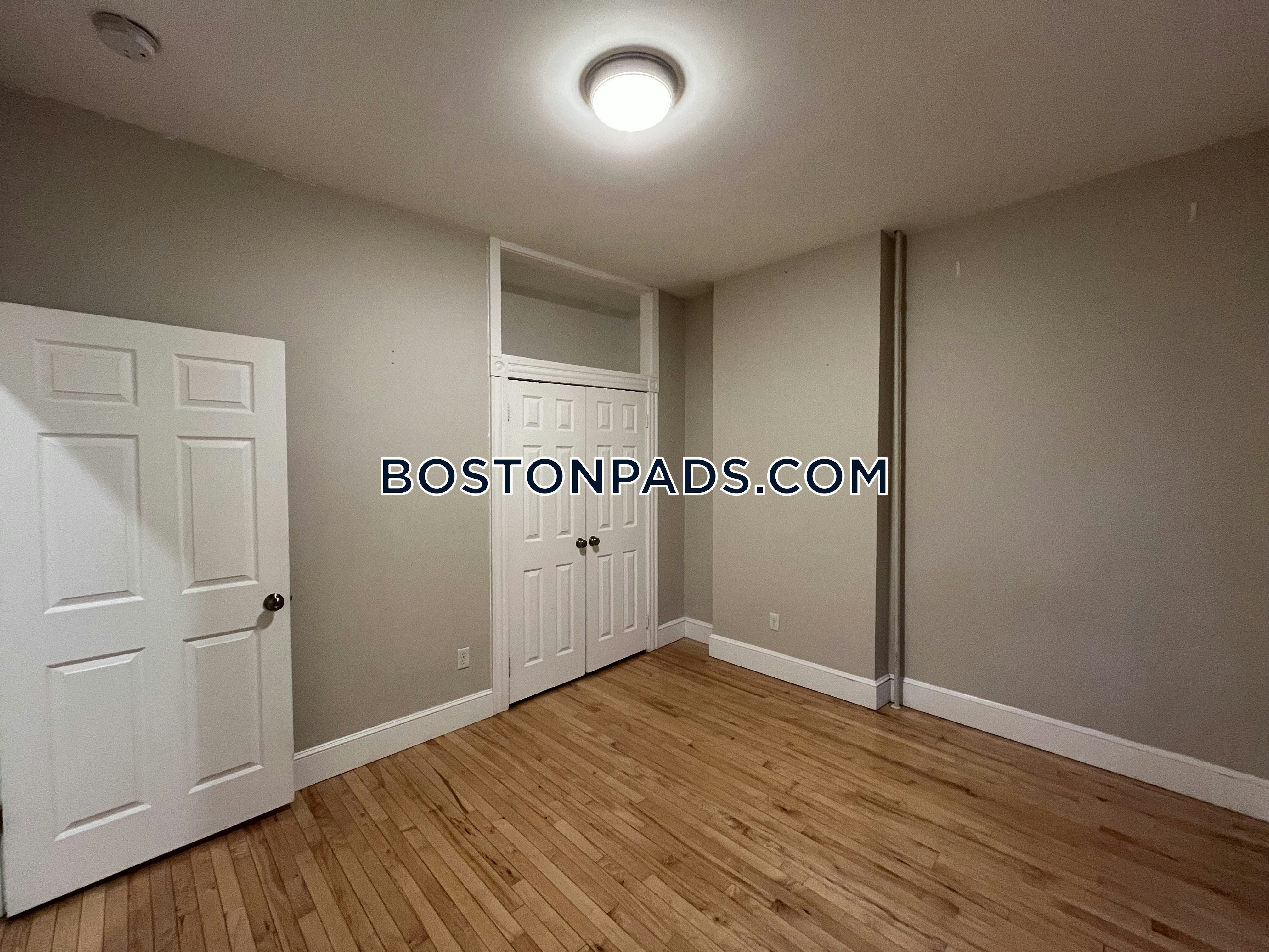 Boston - 2 Beds, 1 Baths