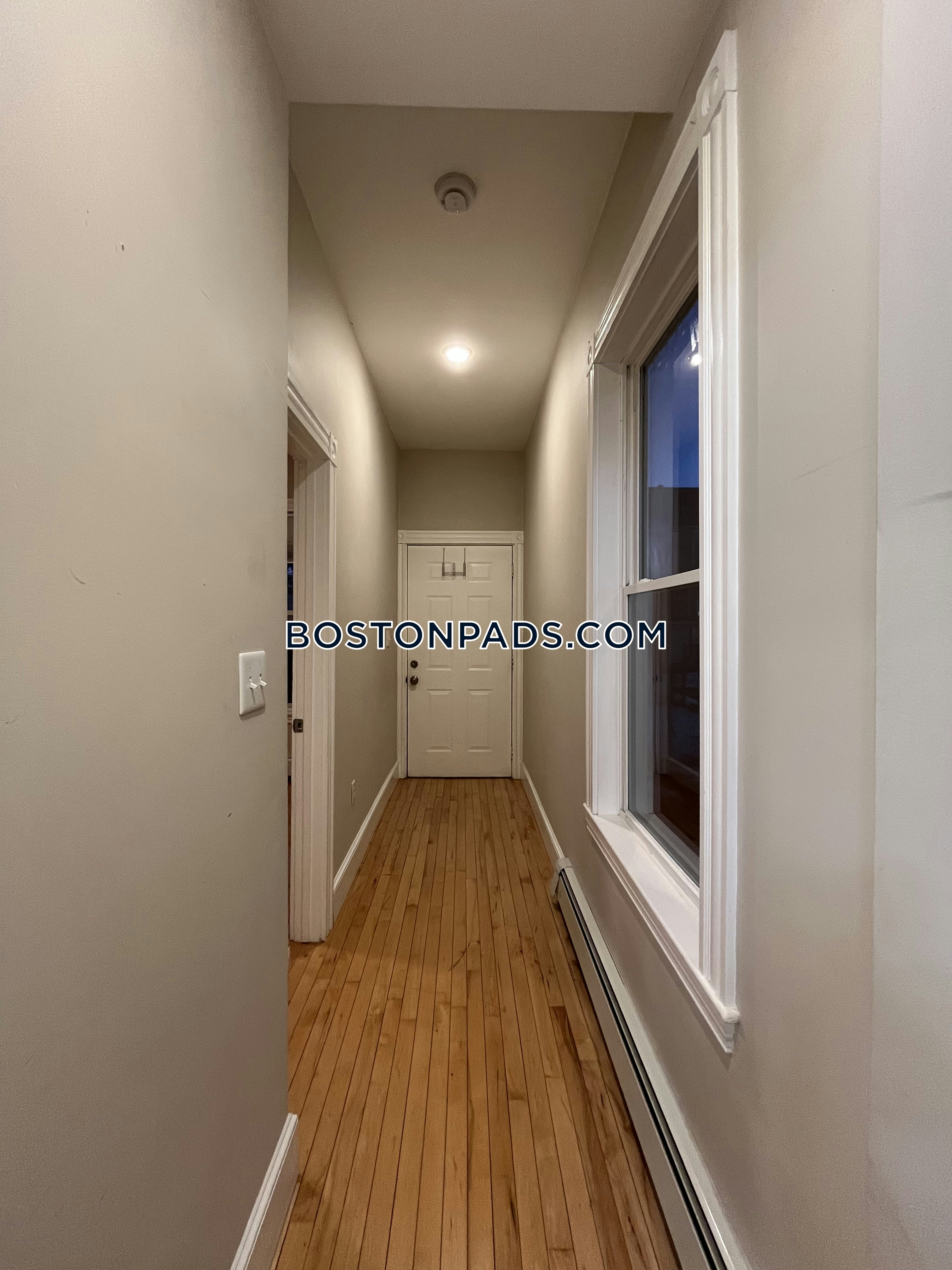 Boston - 2 Beds, 1 Baths