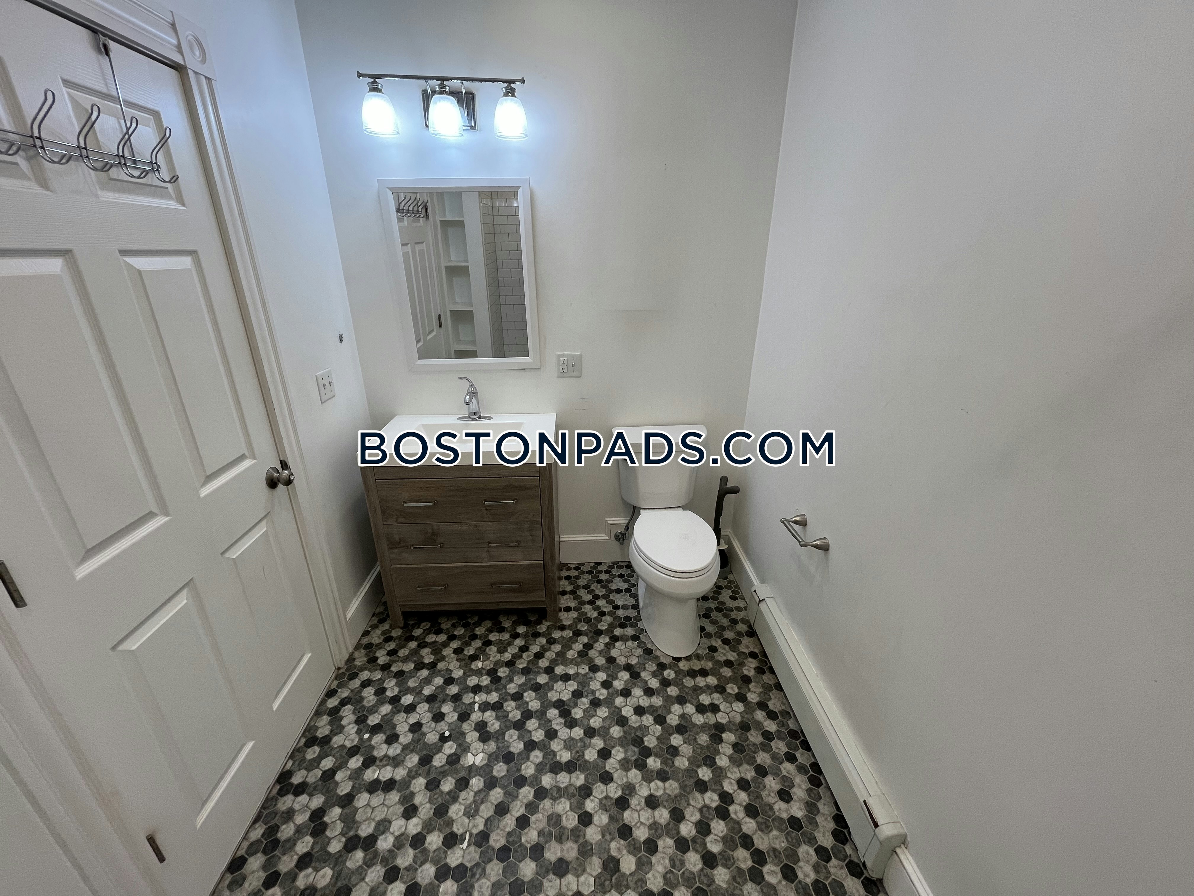 Boston - 2 Beds, 1 Baths