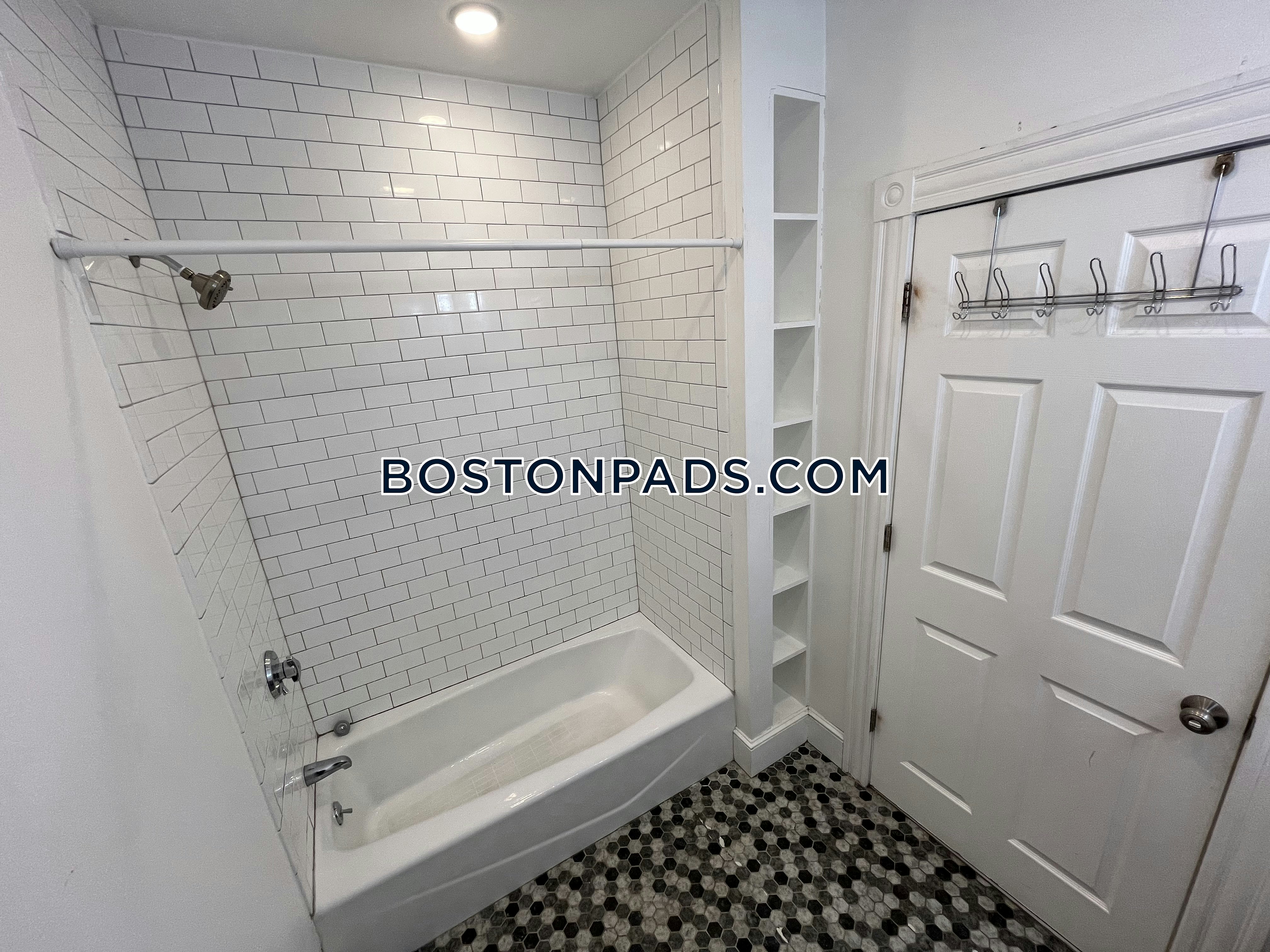 Boston - 2 Beds, 1 Baths