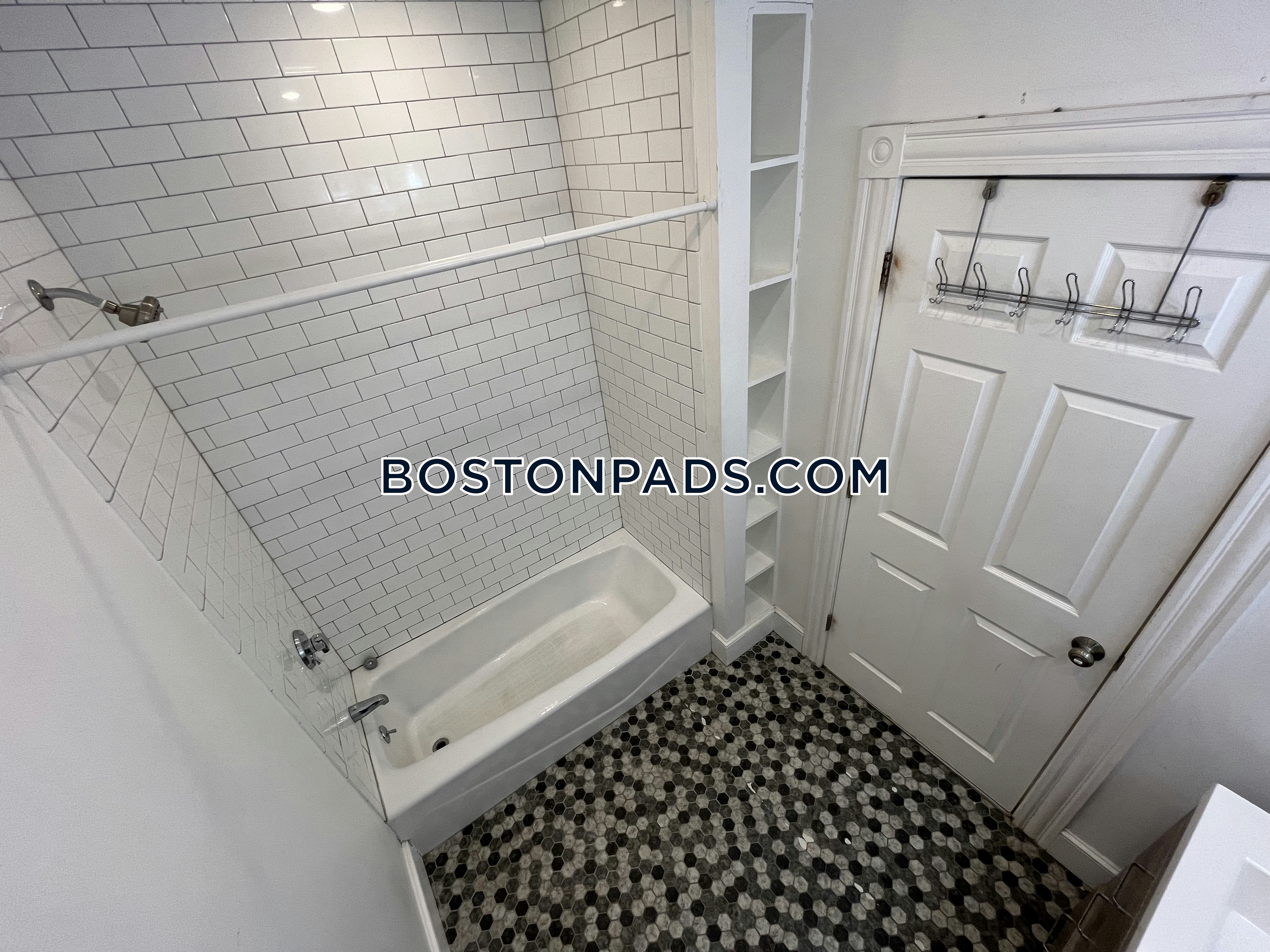 Boston - 2 Beds, 1 Baths