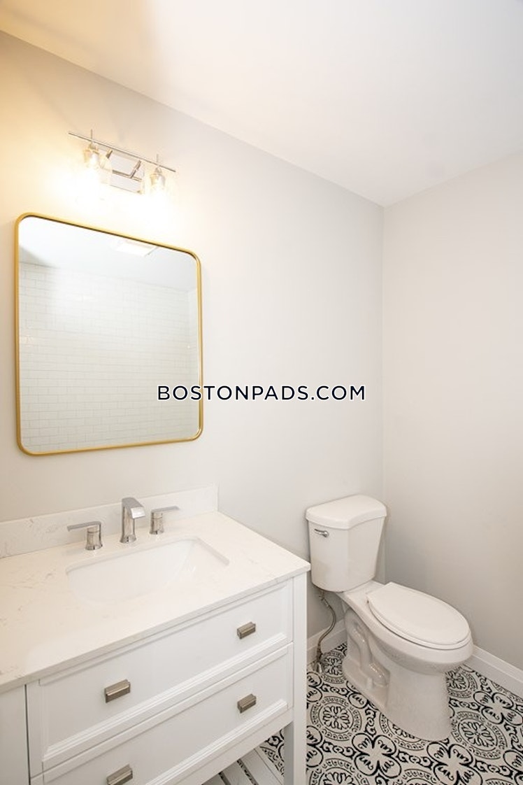 Frankfort St., Boston