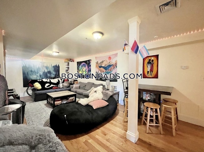 Boston - $7,700+ /mo