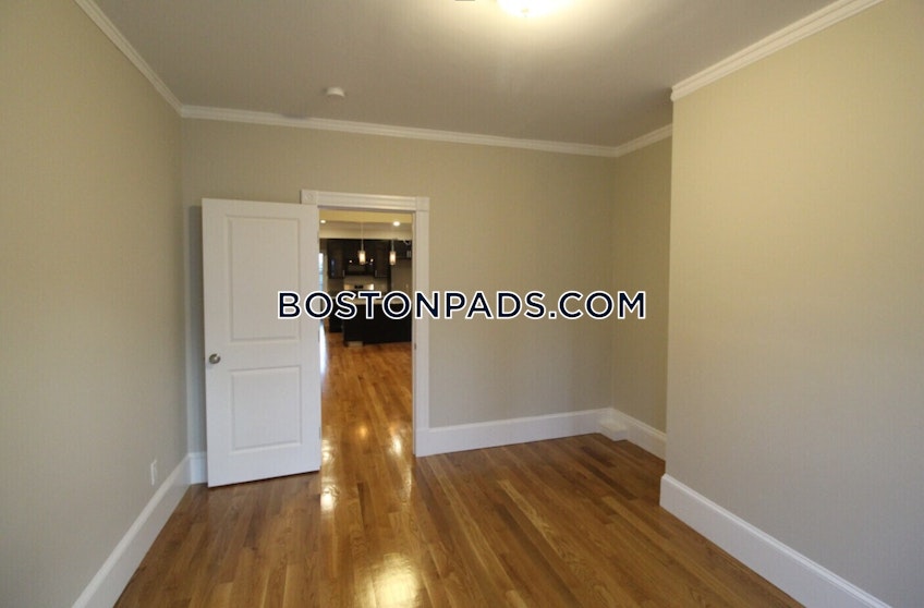 Boston - $4,800+ /month
