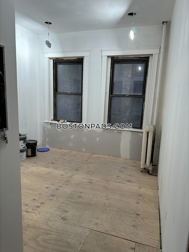 Boston - $3,200+ /mo