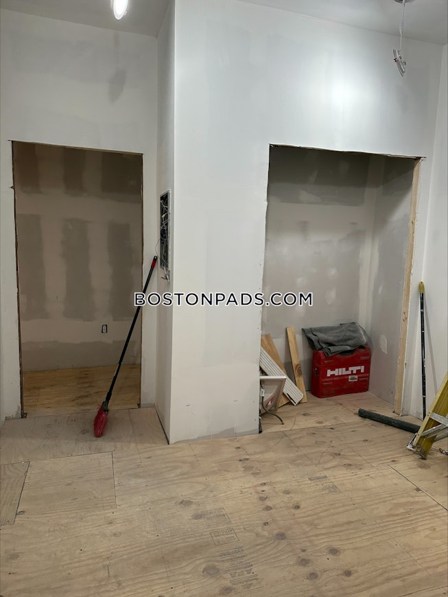 Boston - $3,200+ /mo