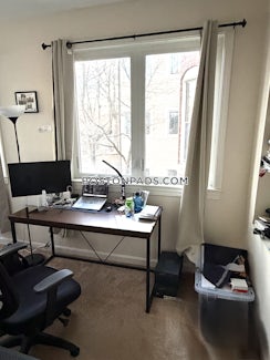 Winthrop Rd./>, Brookline