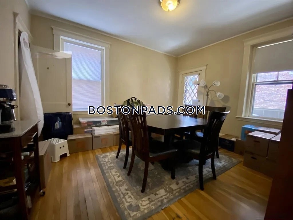 Coolidge Corner, Brookline, MA - 2 Beds, 1 Bath - $5,400 - ID#8034122