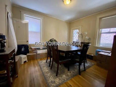 Brookline 2.5 Bed 1 Bath Brookline  Coolidge Corner - $5,400 No Fee