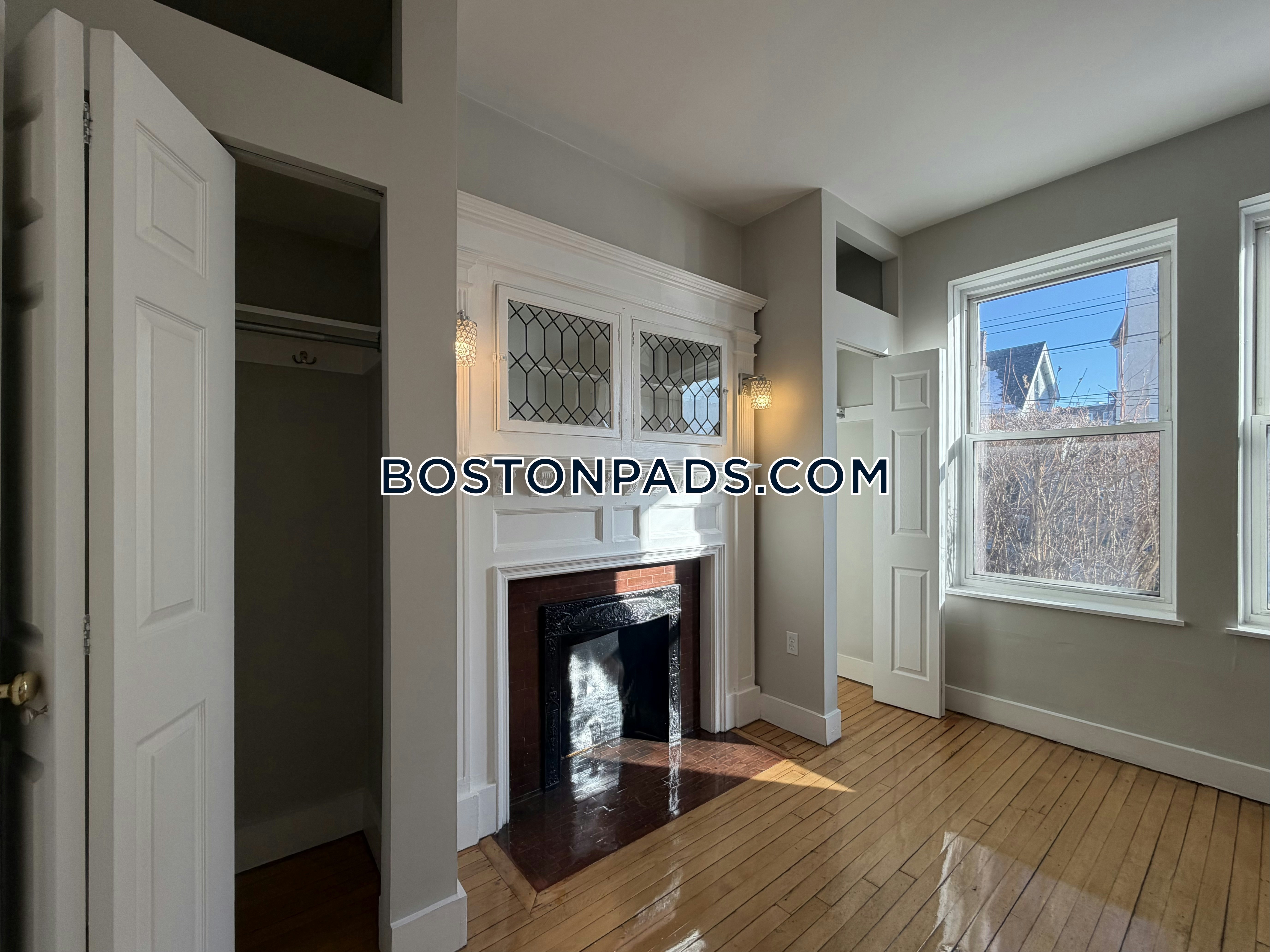 Boston - 5 Beds, 2 Baths