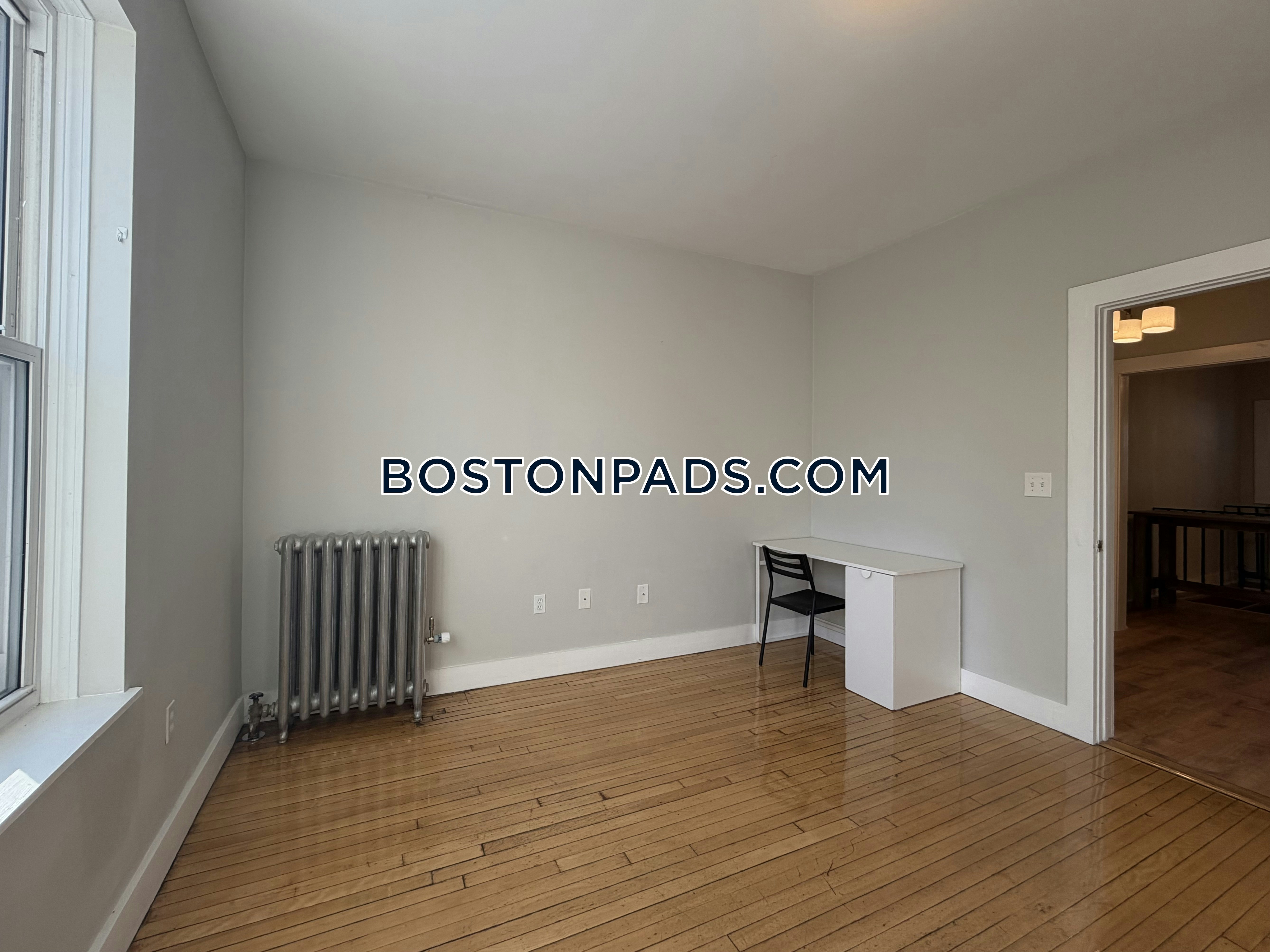 Boston - 5 Beds, 2 Baths