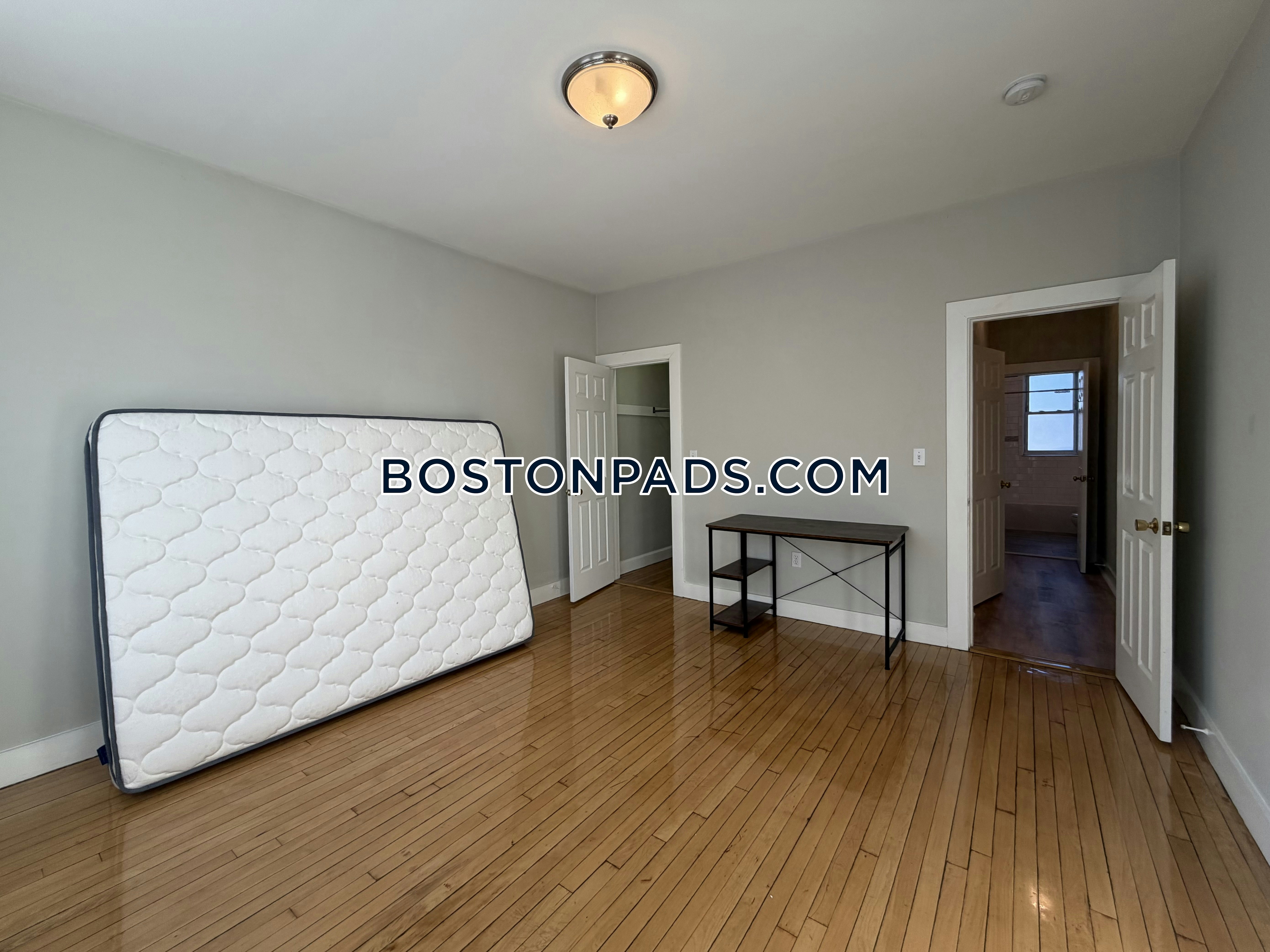 Boston - 5 Beds, 2 Baths