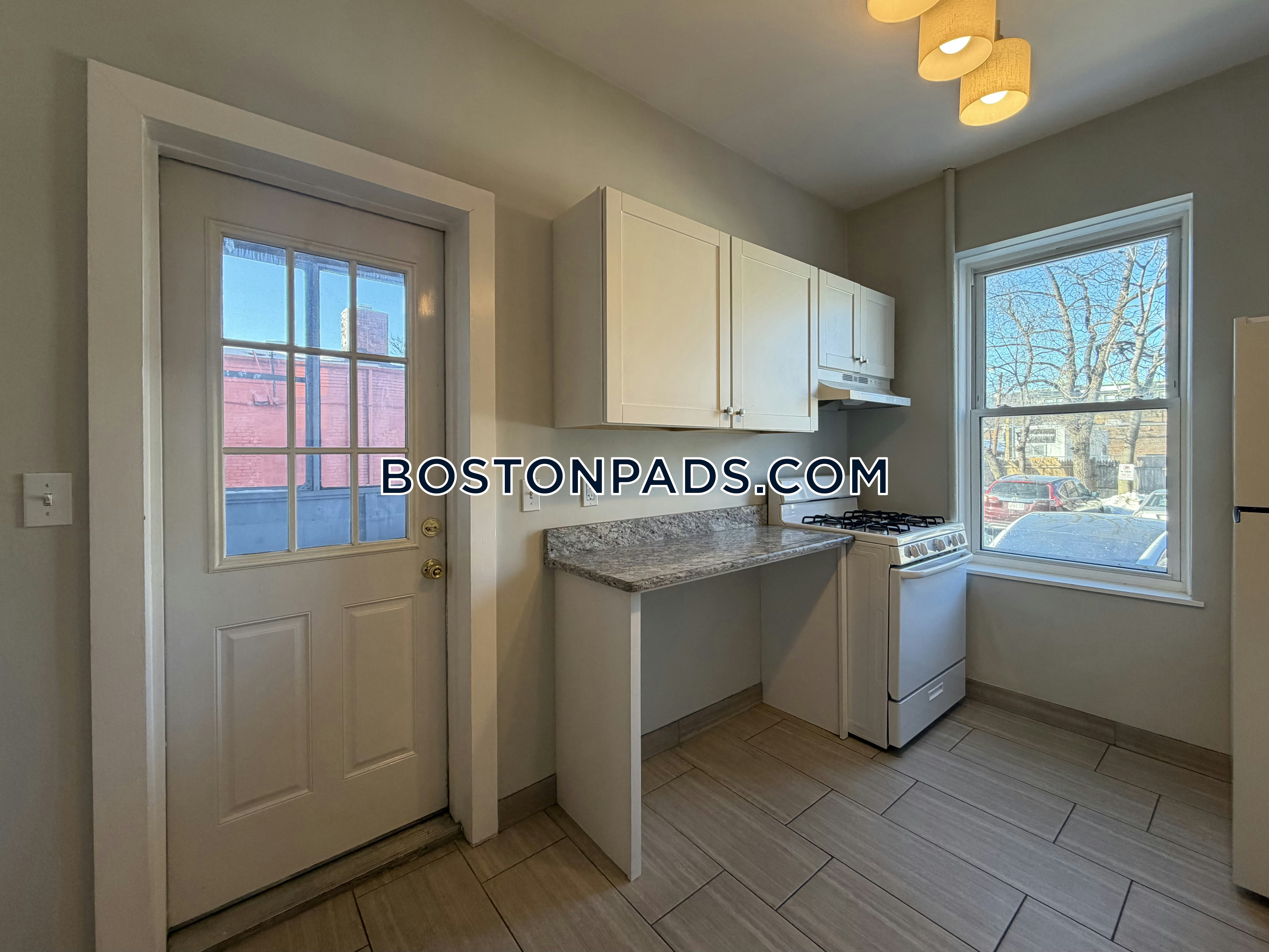 Boston - 5 Beds, 2 Baths