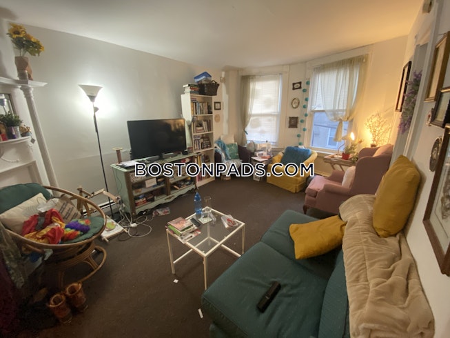 Boston - $3,165+ /mo