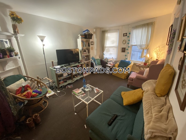 Boston - $3,165+ /mo